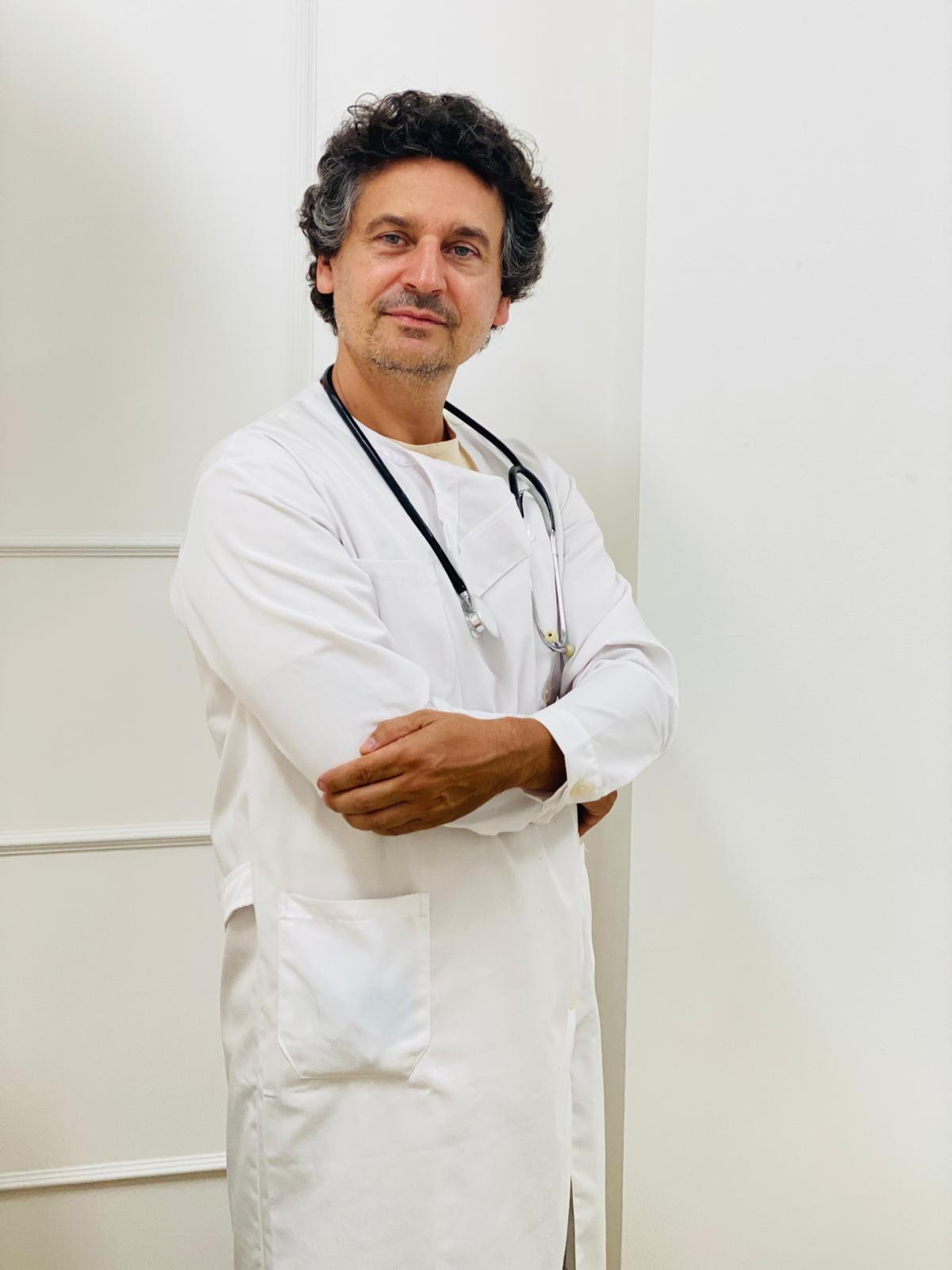 Dr. Miguel Tiago Araújo